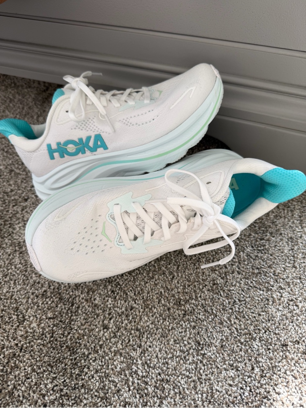 Hoka One One Women's White and Teal/ Mint Running Shoes Like new - Picture 3 of 6